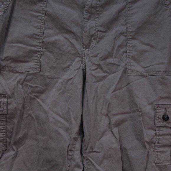 Lee Khaki Cargo Capris - Picture 3 of 15
